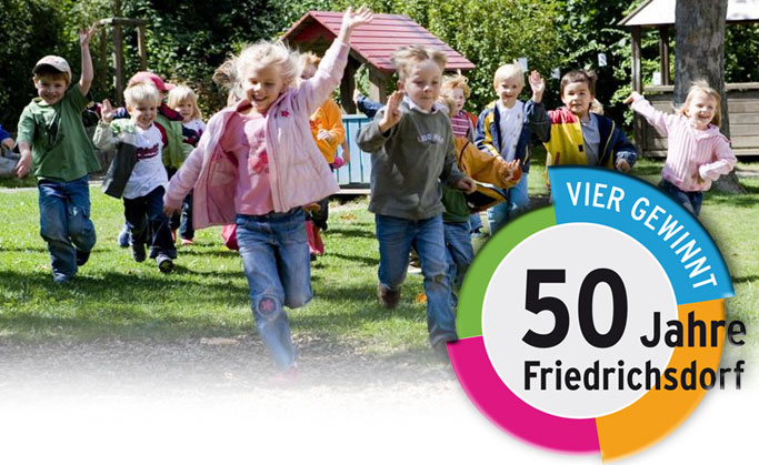 Kinder Stürmen zum Jubiläum der Gesamtstadt Friedrichsdorf